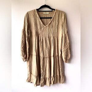 SOLITAIRE Embroidered Pin Tuck V-Neck Tiered A-Line Tunic Dress Size Small Boho